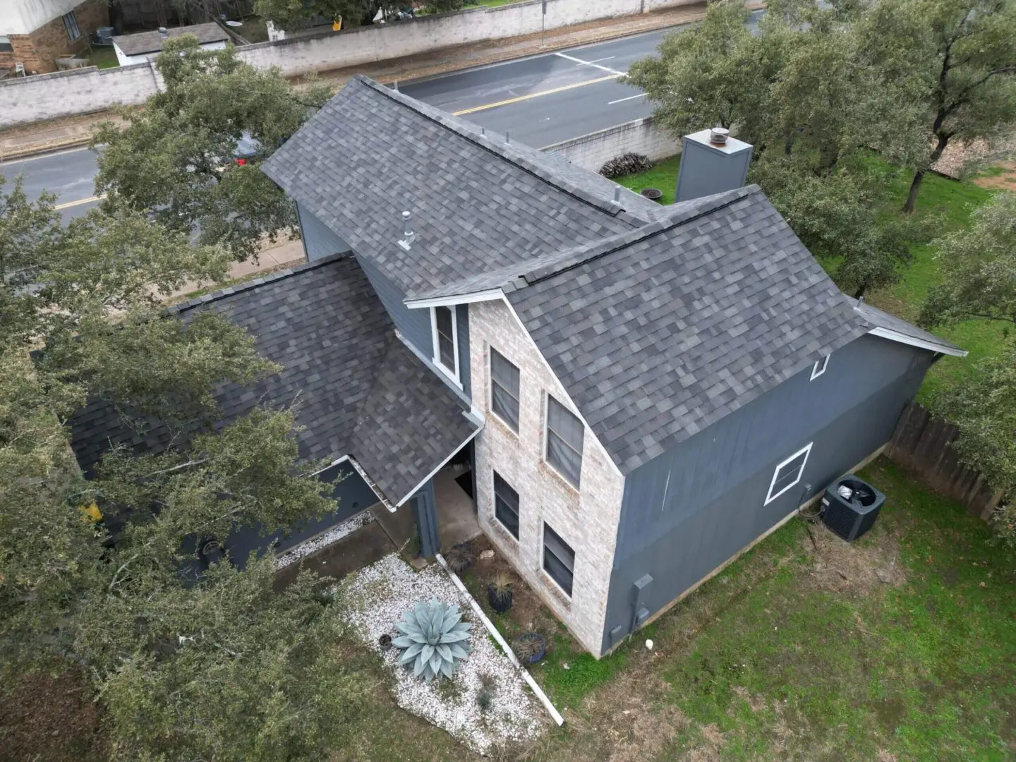 Asphalt roofers
